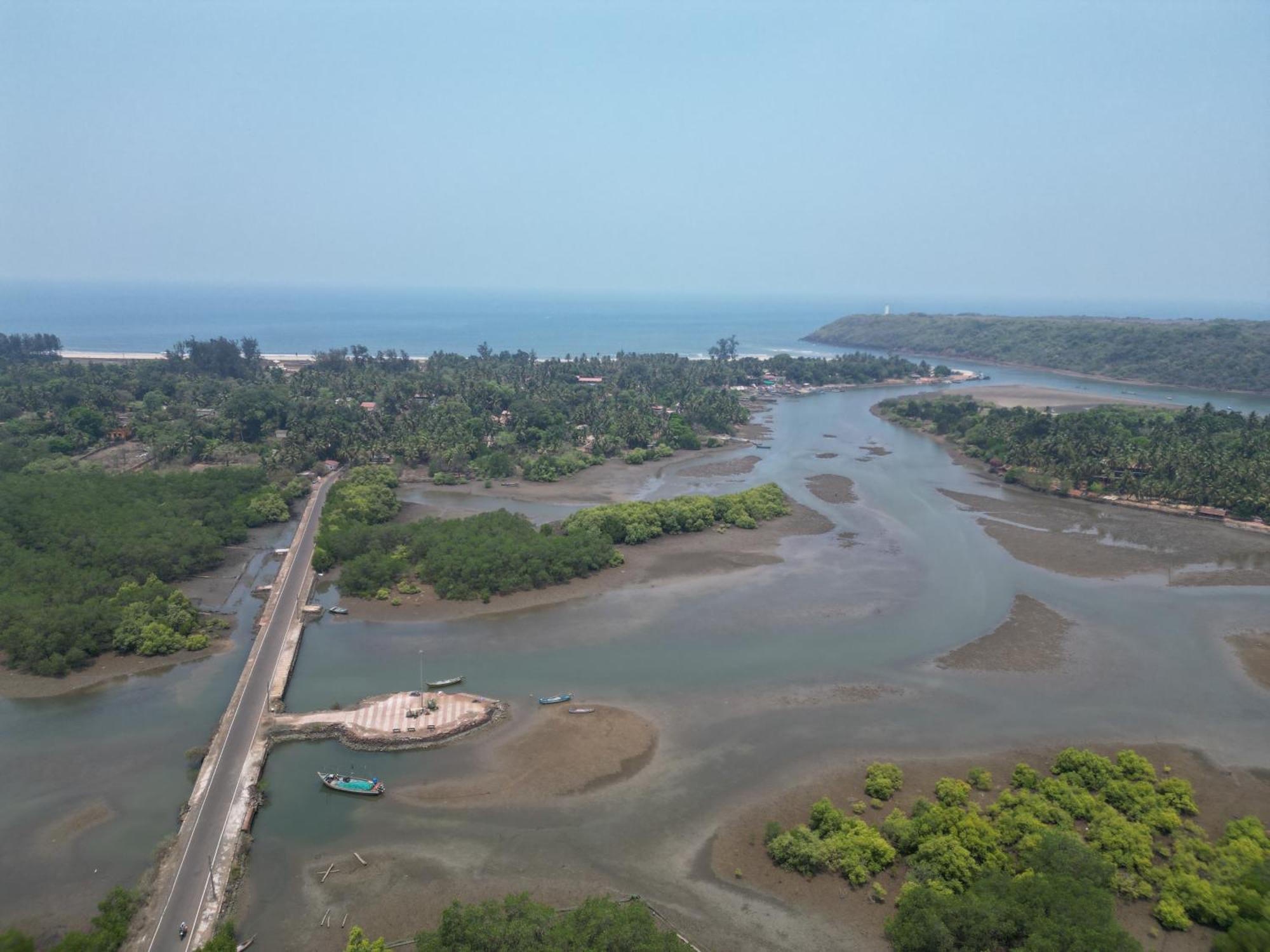 The Mangrove Hotel Achra Exterior photo